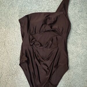 Black One-Shoulder Swimsuit